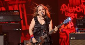 Bassist L7 Jennifer Finch didiagnosis menderita kanker otak agresif
| beritakitanih Bassist L7 Jennifer Finch didiagnosis menderita kanker otak agresif
| beritakitanih