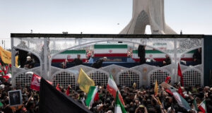 Bergabung dengan Gelombang Manusia yang Mengalir Melalui Jalanan Teheran
| beritakitanih Bergabung dengan Gelombang Manusia yang Mengalir Melalui Jalanan Teheran
| beritakitanih