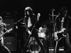 “Billie Joe Armstrong dari Green Day ke Depan Supergrup Punk Menghormati Ramones”.
| beritakitanih "Billie Joe Armstrong dari Green Day ke Depan Supergrup Punk Menghormati Ramones".
| beritakitanih