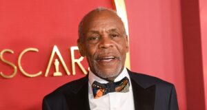 Bintang ‘Lethal Weapon’ Danny Glover mengungkapkan dia menderita Alzheimer
| beritakitanih Bintang 'Lethal Weapon' Danny Glover mengungkapkan dia menderita Alzheimer
| beritakitanih