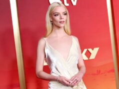 Bintang ‘The Hunt for Gollum’ Anya Taylor-Joy Belum Membaca Buku ‘Lord of the Rings’, tapi Akan Segera ‘Akan’
| beritakitanih Bintang 'The Hunt for Gollum' Anya Taylor-Joy Belum Membaca Buku 'Lord of the Rings', tapi Akan Segera 'Akan'
| beritakitanih