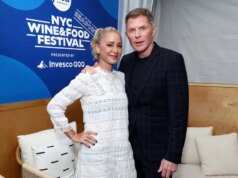 Bobby Flay dan Brooke Williamson Berkemas di PDA di Turnamen Golf Selebriti
| beritakitanih Bobby Flay dan Brooke Williamson Berkemas di PDA di Turnamen Golf Selebriti
| beritakitanih