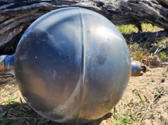 Bola logam dari luar angkasa bermunculan di pantai-pantai Australia
| beritakitanih Bola logam dari luar angkasa bermunculan di pantai-pantai Australia
| beritakitanih