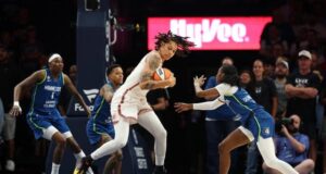 Brittney Griner mencetak 29 dan Kennedy Burke mencetak 2 lemparan tiga angka di akhir kemenangan 90-89 Sun atas Lynx
| beritakitanih Brittney Griner mencetak 29 dan Kennedy Burke mencetak 2 lemparan tiga angka di akhir kemenangan 90-89 Sun atas Lynx
| beritakitanih