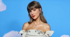 Bukti Taylor Swift Siap Berperan sebagai Bibi Keponakan Travis Kelce
| beritakitanih Bukti Taylor Swift Siap Berperan sebagai Bibi Keponakan Travis Kelce
| beritakitanih