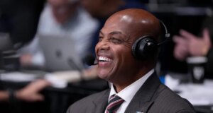 Charles Barkley Menjelaskan Mengapa Dia ‘Menolak Dengan Sopan’ Undangan Pernikahan Taylor Swift & Travis Kelce
| beritakitanih Charles Barkley Menjelaskan Mengapa Dia 'Menolak Dengan Sopan' Undangan Pernikahan Taylor Swift & Travis Kelce
| beritakitanih