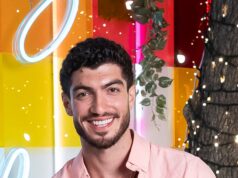 Charlie dari Love Island Membela Kakak Zach Tidak Menjadi BF/GF Dengan Kayda
| beritakitanih Charlie dari Love Island Membela Kakak Zach Tidak Menjadi BF/GF Dengan Kayda
| beritakitanih