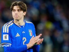 Chelsea mengontrak bek Italia Palestra seharga £47 juta
| beritakitanih Chelsea mengontrak bek Italia Palestra seharga £47 juta
| beritakitanih