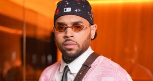 Chris Brown Harus Membayar Pengurus Rumah Tangga $13 Juta Atas Serangan Penganiayaan Anjing
| beritakitanih Chris Brown Harus Membayar Pengurus Rumah Tangga $13 Juta Atas Serangan Penganiayaan Anjing
| beritakitanih