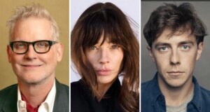 Craig Kilborn Tetapkan Debut Sutradara ‘The Life Golden’ Dibintangi Lauren German dan Tom Byrne (EKSKLUSIF)
| beritakitanih Craig Kilborn Tetapkan Debut Sutradara 'The Life Golden' Dibintangi Lauren German dan Tom Byrne (EKSKLUSIF)
| beritakitanih
