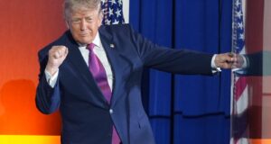 Dalam pidatonya di Mount Rushmore, Trump beralih dari eksepsionalisme AS ke peringatan mengenai komunisme
| beritakitanih Dalam pidatonya di Mount Rushmore, Trump beralih dari eksepsionalisme AS ke peringatan mengenai komunisme
| beritakitanih