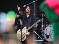 Dave Grohl Mengungkap ‘Rekaman Sempurna’ yang Dia Dengarkan ‘10.000 Kali’
| beritakitanih Dave Grohl Mengungkap 'Rekaman Sempurna' yang Dia Dengarkan '10.000 Kali'
| beritakitanih