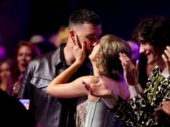 Desainer Gaun Pengantin Taylor Swift Berbicara tentang Proses ‘Emosional’: ‘Sungguh Menyenangkan Bekerja Dengannya’
| beritakitanih Desainer Gaun Pengantin Taylor Swift Berbicara tentang Proses 'Emosional': 'Sungguh Menyenangkan Bekerja Dengannya'
| beritakitanih
