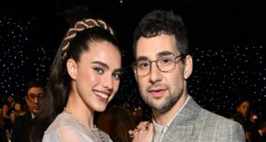 Di Dalam Kisah Romantis Jack Antonoff & Margaret Qualley Sebelum Mereka Putus
| beritakitanih Di Dalam Kisah Romantis Jack Antonoff & Margaret Qualley Sebelum Mereka Putus
| beritakitanih