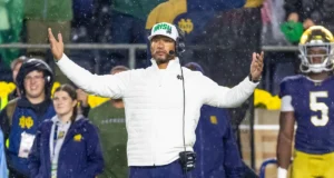 Dimana kelas ’27 Notre Dame berada di peringkat setelah bintang 4 Roman Igwebuike verbal
| beritakitanih Dimana kelas '27 Notre Dame berada di peringkat setelah bintang 4 Roman Igwebuike verbal
| beritakitanih