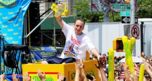 Dominasi hot dog Joey Chestnut berdasarkan angka
| beritakitanih Dominasi hot dog Joey Chestnut berdasarkan angka
| beritakitanih