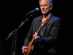 Dugaan Penguntit Lindsey Buckingham Menjalani Pemeriksaan Kesehatan Mental, Kasus Pidana Ditangguhkan
| beritakitanih Dugaan Penguntit Lindsey Buckingham Menjalani Pemeriksaan Kesehatan Mental, Kasus Pidana Ditangguhkan
| beritakitanih