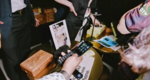 Dumb Co menantang saya untuk menukar iPhone saya dengan ponsel flip yang diretas
| beritakitanih Dumb Co menantang saya untuk menukar iPhone saya dengan ponsel flip yang diretas
| beritakitanih
