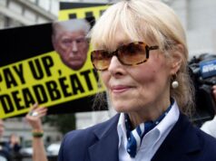 E. Jean Carroll menerima $5,6 juta dari Trump dalam kasus pelecehan seksual dan pencemaran nama baik
| beritakitanih E. Jean Carroll menerima $5,6 juta dari Trump dalam kasus pelecehan seksual dan pencemaran nama baik
| beritakitanih