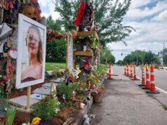 Enam bulan setelah Renee Good terbunuh, tugu peringatan tetap ada di sepanjang jalan selatan Minneapolis
| beritakitanih Enam bulan setelah Renee Good terbunuh, tugu peringatan tetap ada di sepanjang jalan selatan Minneapolis
| beritakitanih
