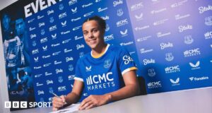 Everton mengontrak penyerang Prancis Mouchon dari Leicester
| beritakitanih Everton mengontrak penyerang Prancis Mouchon dari Leicester
| beritakitanih