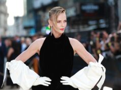 “Garis Rambut Tur Pers ‘Odyssey’ Charlize Theron Tak Terkalahkan”.
| beritakitanih "Garis Rambut Tur Pers 'Odyssey' Charlize Theron Tak Terkalahkan".
| beritakitanih