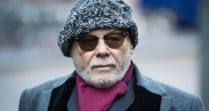 Gary Glitter Menghadapi Tuduhan Baru Pelecehan Seksual Terhadap Anak di Bawah Umur
| beritakitanih Gary Glitter Menghadapi Tuduhan Baru Pelecehan Seksual Terhadap Anak di Bawah Umur
| beritakitanih