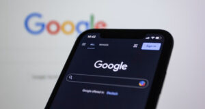 Google kini menggunakan media pencarian yang Anda unggah untuk melatih AI
| beritakitanih Google kini menggunakan media pencarian yang Anda unggah untuk melatih AI
| beritakitanih