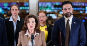 Gubernur New York Menandatangani Moratorium Pusat Data Pertama di Seluruh Negara Bagian
| beritakitanih Gubernur New York Menandatangani Moratorium Pusat Data Pertama di Seluruh Negara Bagian
| beritakitanih