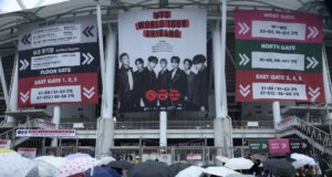 HYBE Menuntut untuk Menghentikan Penjual Merchandise Bootleg BTS di Stadion AS Selama Tur Dunia ‘ARIRANG’
| beritakitanih HYBE Menuntut untuk Menghentikan Penjual Merchandise Bootleg BTS di Stadion AS Selama Tur Dunia 'ARIRANG'
| beritakitanih