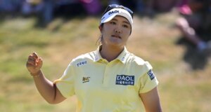 Haeran Ryu memenangkan jurusan LPGA kedua berturut-turut di Evian Championship, mengalahkan Brooke Henderson di playoff
| beritakitanih Haeran Ryu memenangkan jurusan LPGA kedua berturut-turut di Evian Championship, mengalahkan Brooke Henderson di playoff
| beritakitanih