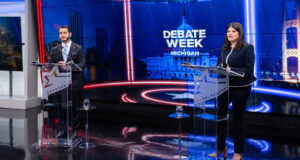 Haley Stevens Menyerang Abdul El-Sayed di Debat Senat Michigan
| beritakitanih Haley Stevens Menyerang Abdul El-Sayed di Debat Senat Michigan
| beritakitanih