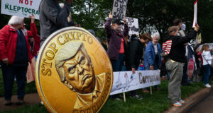 Hampir Satu Juta Investor Kehilangan Total $3.8 Miliar pada Trump Crypto Coin
| beritakitanih Hampir Satu Juta Investor Kehilangan Total $3.8 Miliar pada Trump Crypto Coin
| beritakitanih