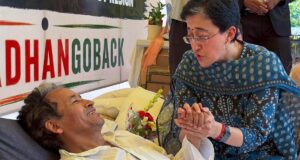 Hari ke-24 protes CJP: Wangchuk kehilangan 8,2 kg saat puasa memasuki hari ke-16; ‘nyawa dipertaruhkan’, kata Dipke
| beritakitanih Hari ke-24 protes CJP: Wangchuk kehilangan 8,2 kg saat puasa memasuki hari ke-16; 'nyawa dipertaruhkan', kata Dipke
| beritakitanih