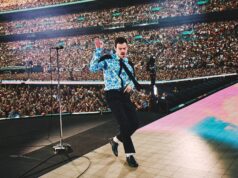 Harry Styles menutup residensi Wembley yang memecahkan rekor dengan perayaan Pride dan penampilan dari saudari Gemma
| beritakitanih Harry Styles menutup residensi Wembley yang memecahkan rekor dengan perayaan Pride dan penampilan dari saudari Gemma
| beritakitanih