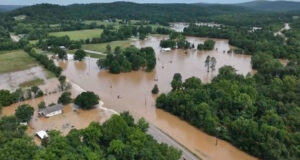 Helikopter Black Hawk Menyelamatkan Ratusan Orang Dari Perkemahan Musim Panas Saat Banjir
| beritakitanih Helikopter Black Hawk Menyelamatkan Ratusan Orang Dari Perkemahan Musim Panas Saat Banjir
| beritakitanih