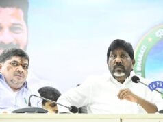 Hutang Telangana naik dari ₹90,161 crore menjadi ₹8,21 lakh crore dalam 10 tahun masa jabatan BRS: Bhatti Vikramarka
| beritakitanih Hutang Telangana naik dari ₹90,161 crore menjadi ₹8,21 lakh crore dalam 10 tahun masa jabatan BRS: Bhatti Vikramarka
| beritakitanih