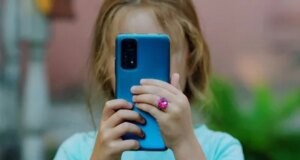 Instagram dan WhatsApp memimpin dalam laporan pemerasan seks, iMessage dijadikan senjata melawan remaja: Laporkan
| beritakitanih Instagram dan WhatsApp memimpin dalam laporan pemerasan seks, iMessage dijadikan senjata melawan remaja: Laporkan
| beritakitanih