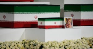 Iran merencanakan pemakaman Pemimpin Tertinggi Khamenei selama berhari-hari setelah kematian akibat perang
| beritakitanih Iran merencanakan pemakaman Pemimpin Tertinggi Khamenei selama berhari-hari setelah kematian akibat perang
| beritakitanih