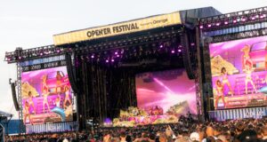 JENNIE menampilkan lagu-lagu baru yang belum pernah dirilis selama headline set Open’er Festival 2026
| beritakitanih JENNIE menampilkan lagu-lagu baru yang belum pernah dirilis selama headline set Open'er Festival 2026
| beritakitanih