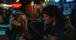 Jake Johnson & Dakota Fanning Membuat Keputusan Hubungan yang Buruk di Trailer The Sun Never Sets
| beritakitanih Jake Johnson & Dakota Fanning Membuat Keputusan Hubungan yang Buruk di Trailer The Sun Never Sets
| beritakitanih