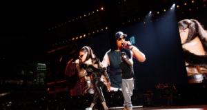 Jay-Z Menyelesaikan Pertunjukan Epic Yankee Stadium Bersama Rihanna, Beyoncé, Usher & Tease Musik Baru: 8 Momen Terbaik
| beritakitanih Jay-Z Menyelesaikan Pertunjukan Epic Yankee Stadium Bersama Rihanna, Beyoncé, Usher & Tease Musik Baru: 8 Momen Terbaik
| beritakitanih