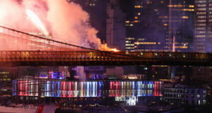 Jembatan Brooklyn Terbakar Sebentar Saat Pertunjukan Kembang Api
| beritakitanih Jembatan Brooklyn Terbakar Sebentar Saat Pertunjukan Kembang Api
| beritakitanih