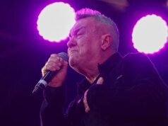 Jimmy Barnes, ICEHOUSE, dan Lainnya Memberi Penghormatan kepada Pemain Saksofon Pahat Dingin Andy Bickers
| beritakitanih Jimmy Barnes, ICEHOUSE, dan Lainnya Memberi Penghormatan kepada Pemain Saksofon Pahat Dingin Andy Bickers
| beritakitanih
