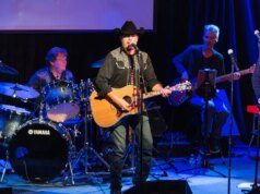 John Rich dari Big & Rich Disumpah sebagai Utusan Khusus USDA untuk Pemilik Tanah Amerika: ‘Ayo Mulai Bekerja’
| beritakitanih John Rich dari Big & Rich Disumpah sebagai Utusan Khusus USDA untuk Pemilik Tanah Amerika: 'Ayo Mulai Bekerja'
| beritakitanih