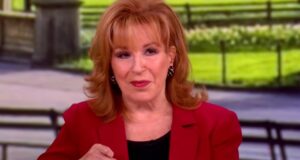 Joy Behar Membuat Lelucon Seks Tentang Bosnya & Pandangan Kehilangannya
| beritakitanih Joy Behar Membuat Lelucon Seks Tentang Bosnya & Pandangan Kehilangannya
| beritakitanih