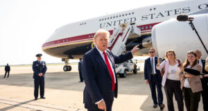 Jurnalis Times Dipanggil Saat Trump Meningkatkan Tekanan terhadap Media
| beritakitanih Jurnalis Times Dipanggil Saat Trump Meningkatkan Tekanan terhadap Media
| beritakitanih