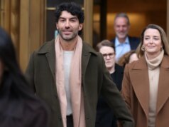 Justin Baldoni dan Istri ‘Lebih Berbakti’ dalam Iman Setelah Drama Gugatan
| beritakitanih Justin Baldoni dan Istri 'Lebih Berbakti' dalam Iman Setelah Drama Gugatan
| beritakitanih