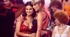 Karlie Kloss, Jason Sudeikis, dan Tamu Lainnya Tiba di Pernikahan Taylor Swift
| beritakitanih Karlie Kloss, Jason Sudeikis, dan Tamu Lainnya Tiba di Pernikahan Taylor Swift
| beritakitanih
