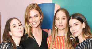 Karlie Kloss Kencan Ganda Dengan BFF Taylor Swift Este Haim
| beritakitanih Karlie Kloss Kencan Ganda Dengan BFF Taylor Swift Este Haim
| beritakitanih